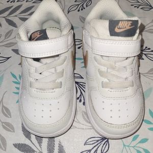 Toddler's Nike Court Borough Low 2 Size 6c